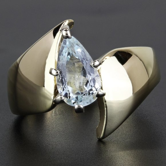 Vintage 14k Yellow Gold Pear Aquamarine Anniversary / Cocktail / Birthstone Ring
